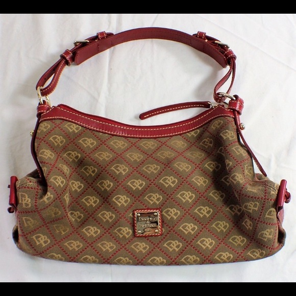 Dooney & Bourke Handbags - ⛔️SOLD⛔️Dooney & Bourke Shoulder Bag